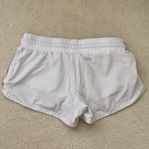 Cleo Harper Dash Short in white - Picture 2 of 3